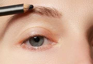 How to Achieve the Ultimate Natural Eyebrow Look