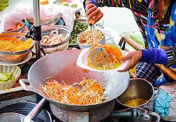 Top 10 International Street Foods to Satisfy Your Wanderlust Cravings