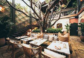 Top 10 Unique Restaurants That Offer Unforgettable Food and Beverage Experiences
